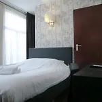 カリロン ホテル 2*