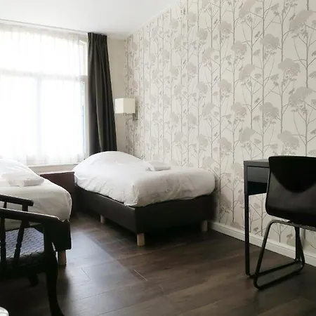Hotel Carillon 2*