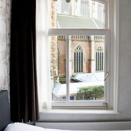 Hotel Carillon