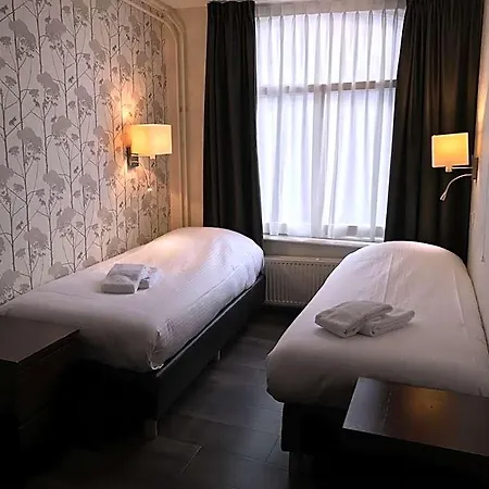 Carillon Hotel 2*