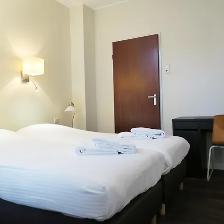 カリロン ホテル 2*