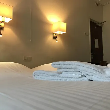Hotell Carillon 2*